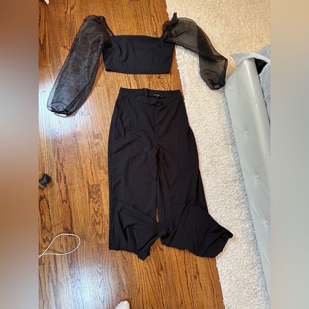 Lulus two piece set with sheet arms size XL black